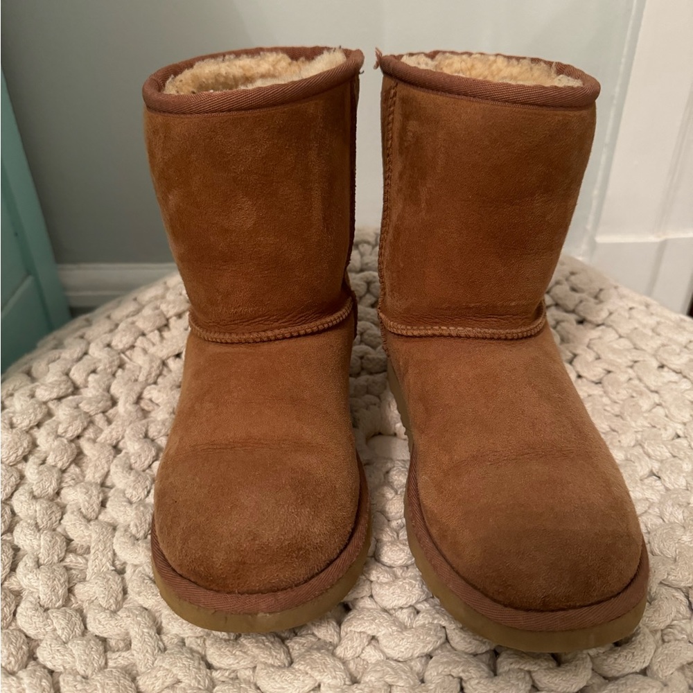 UGG Classic II Boot in Chestnut